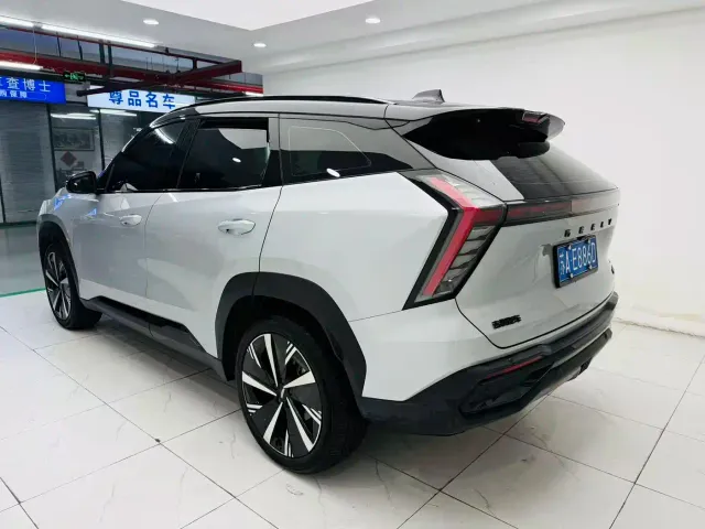Geely Boyue L — Фото автомобиля 4