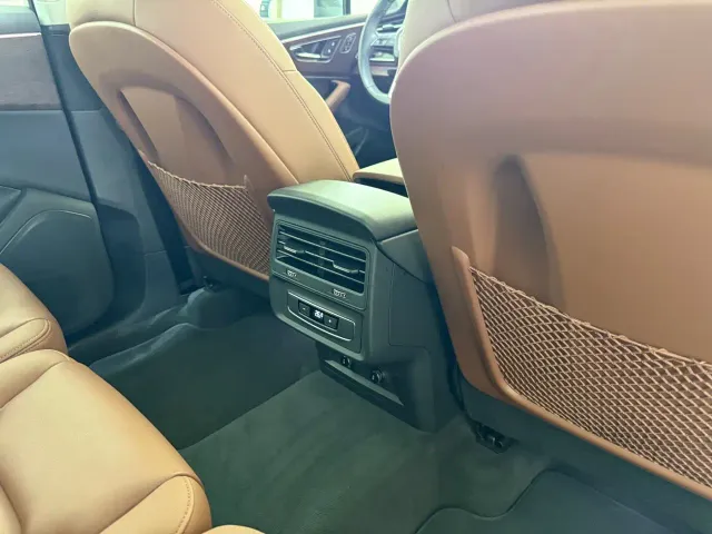 Audi Q7 — Фото автомобиля 11