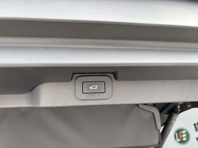Land Rover Discovery — Фото автомобиля 30