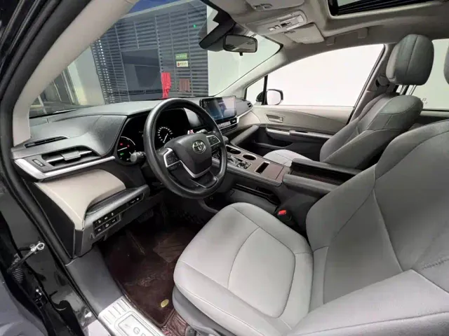 Toyota Granvia — Фото автомобиля 3