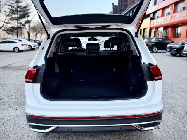 Volkswagen Tiguan L — Фото автомобиля 16