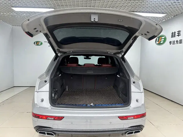 Audi Q5L — Фото автомобиля 26