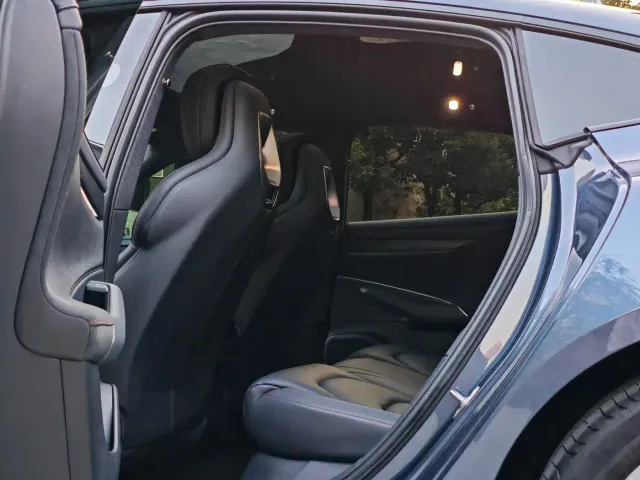 Xiaomi SU7 — Фото автомобиля 7