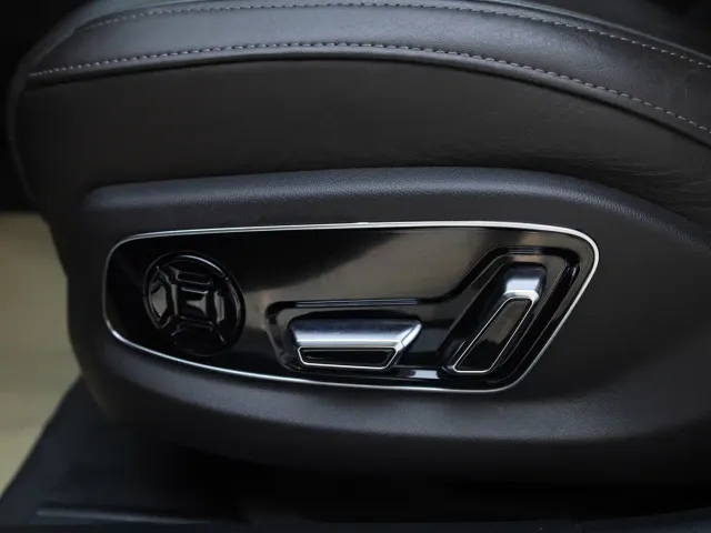 Audi A8 — Фото автомобиля 26