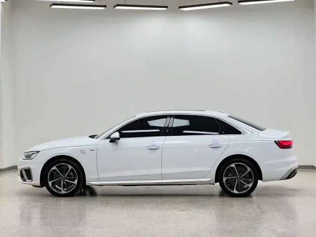 Audi A4L — Фото автомобиля 12
