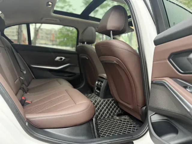 BMW 3 Series — Фото автомобиля 11