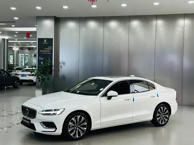 Фотография автомобиля — Volvo S60