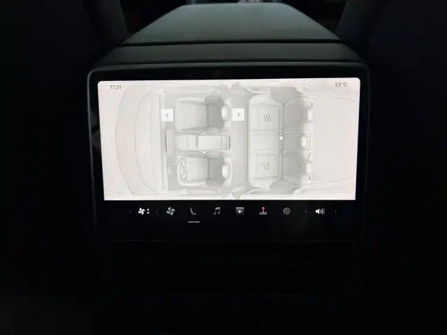 Tesla Model 3 — Фото автомобиля 14