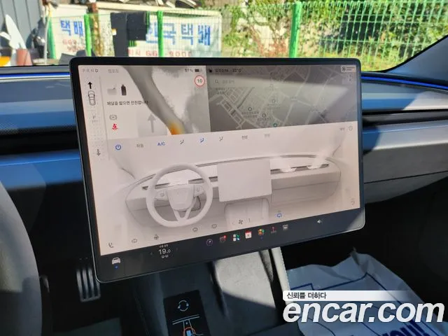 Tesla Model 3 — Фото автомобиля 14
