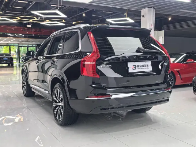 Volvo XC90 — Фото автомобиля 17