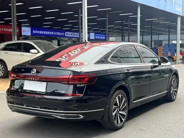 Volkswagen Passat — Фото автомобиля 4