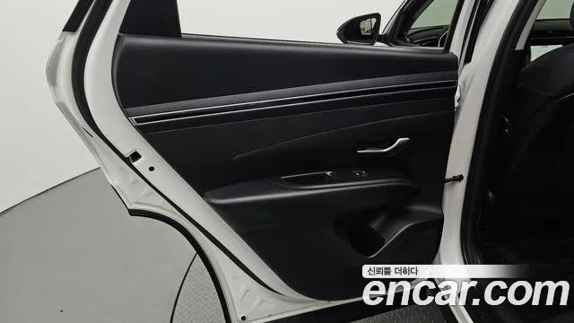 Hyundai Tucson Tucson (NX4) Бензин 1.6 турбо 2WD — Фото автомобиля 25