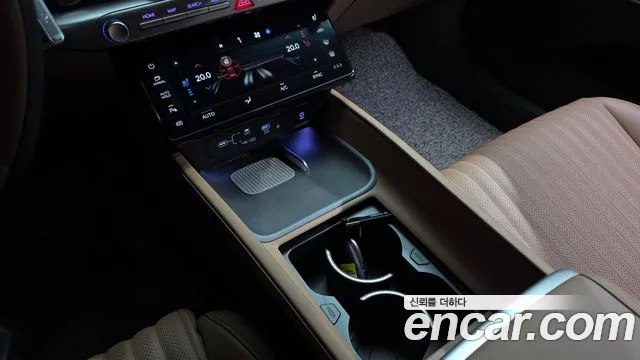 Hyundai Grandeur Grandeur (GN7) 2.5 Бензин 2WD — Фото автомобиля 26
