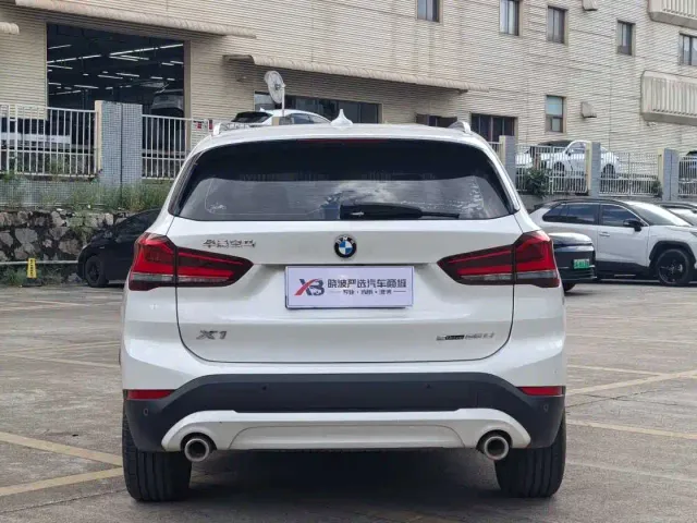 BMW X1 — Фото автомобиля 4