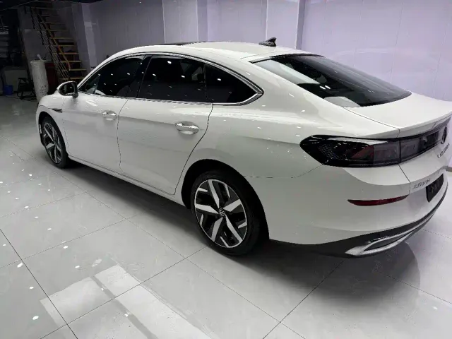 Volkswagen Lamando — Фото автомобиля 4