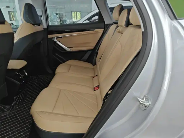 Geely Boyue L — Фото автомобиля 16
