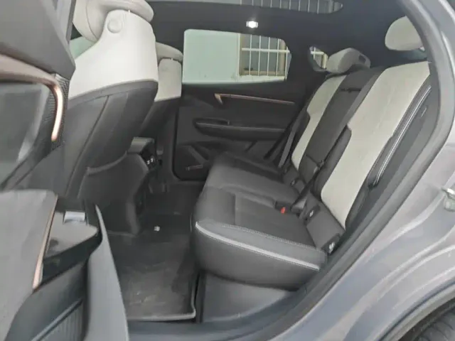 Buick E4 — Фото автомобиля 16
