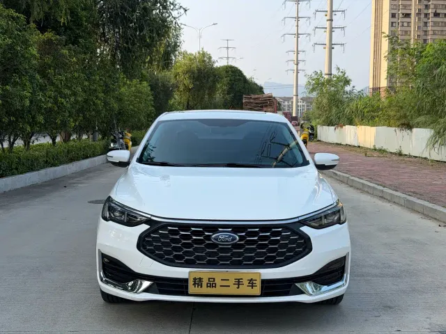 Ford Escort — Фото автомобиля 2