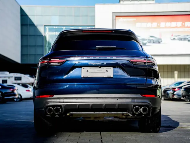 Porsche Cayenne — Фото автомобиля 6