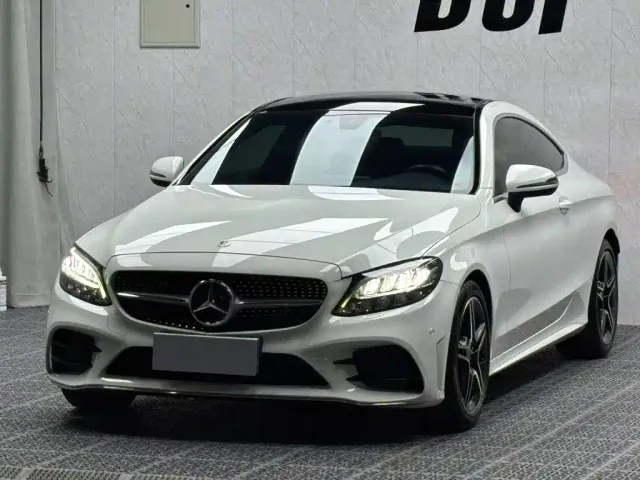 Фотография автомобиля — Mercedes-Benz C-Class