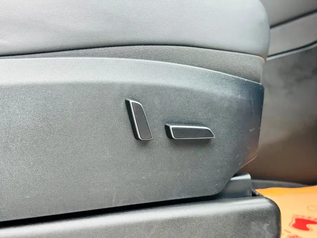 Tesla Model Y — Фото автомобиля 13