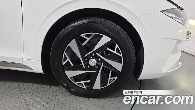 Hyundai Grandeur (New) Hybrid — Фото автомобиля 6