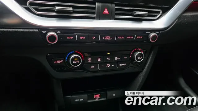 Kia Niro — Фото автомобиля 23