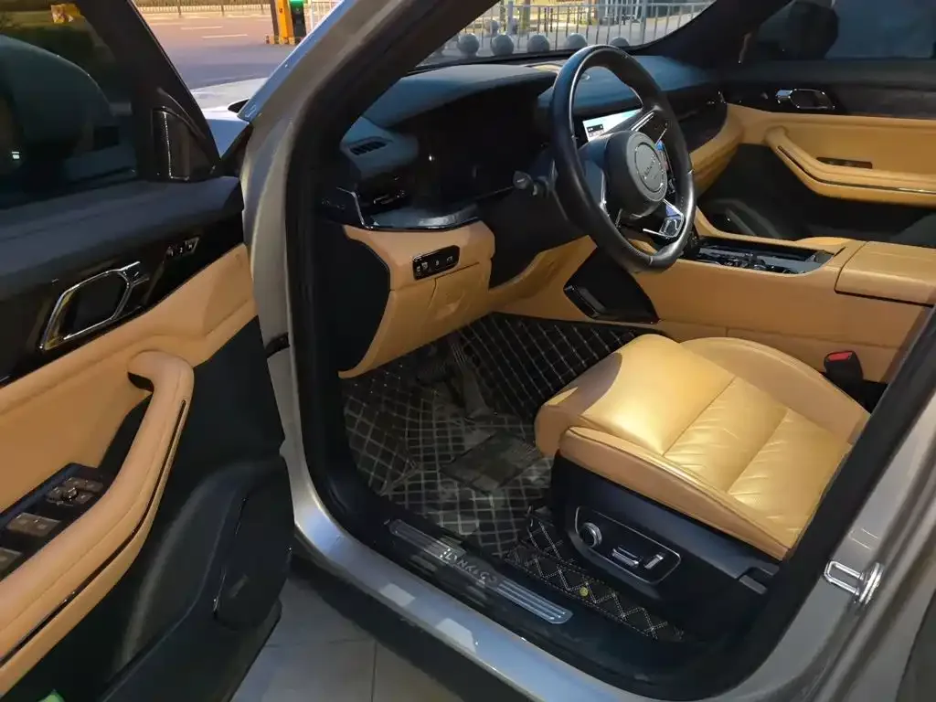 Lynk & Co Lynk & Co 09 EM-P 2021 2.0T PHEV Halo 6-seater — Фото автомобиля 12