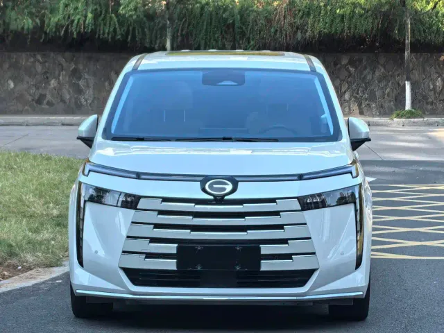 GAC Trumpchi E8 — Фото автомобиля 2