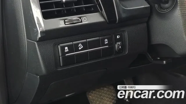 KG_Mobility_Ssangyong Rexton Новый Rexton Sport Дизель 2.2 4WD — Фото автомобиля 20