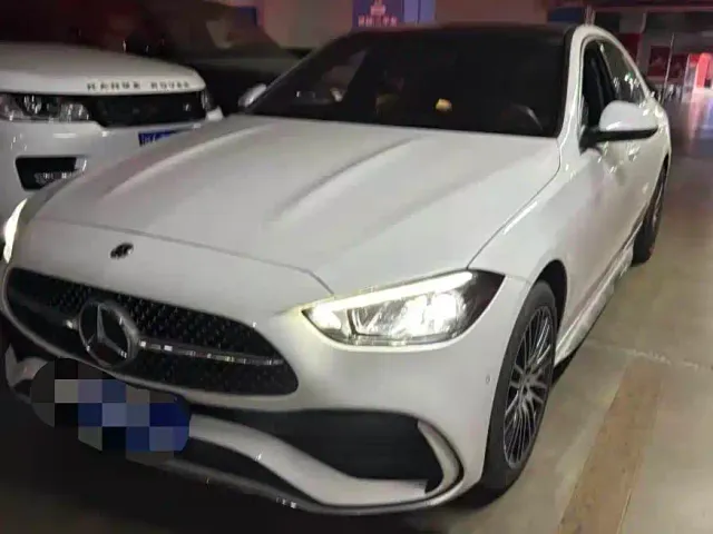 Фотография автомобиля — Mercedes-Benz C-Class