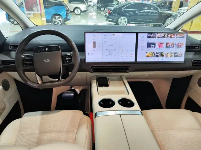 Li Auto MEGA — Фото автомобиля 9