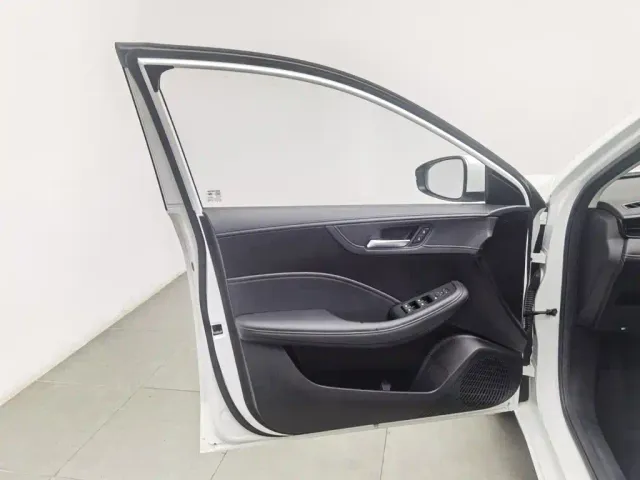 Roewe i5 — Фото автомобиля 8