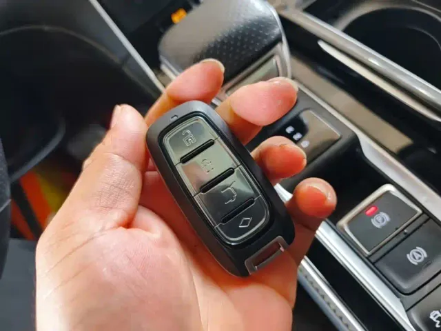 Roewe i6 MAX EV — Фото автомобиля 8