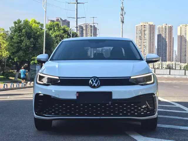 Volkswagen Lavida — Фото автомобиля 2