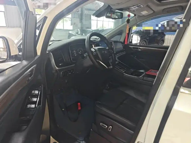 GAC Trumpchi M8 — Фото автомобиля 15