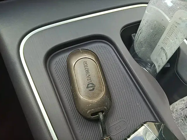 Leapmotor C10 — Фото автомобиля 8