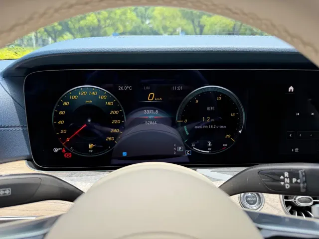 Mercedes-Benz E-Class — Фото автомобиля 11