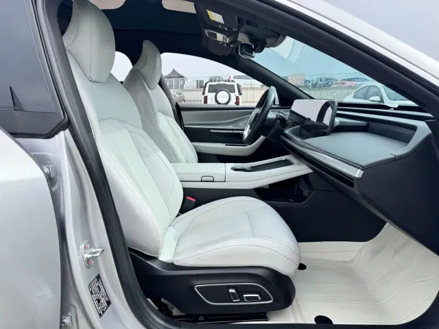 Xpeng P7 — Фото автомобиля 7