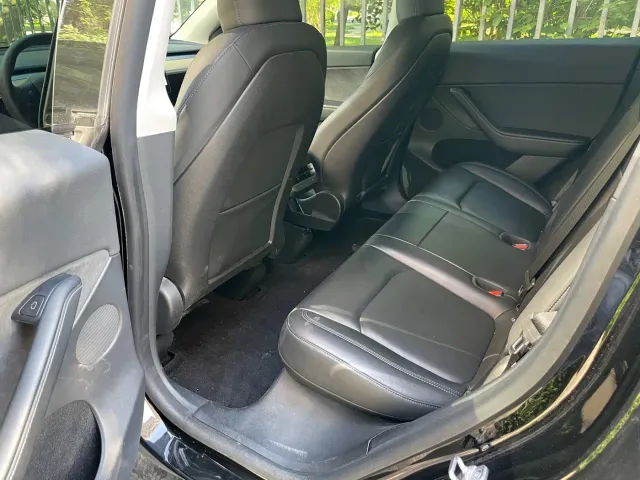 Tesla Model Y — Фото автомобиля 8