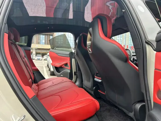 Xiaomi SU7 — Фото автомобиля 8