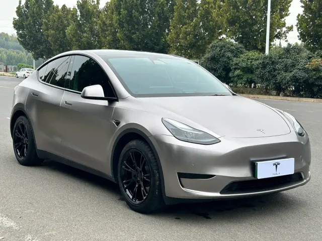Tesla Model Y — Фото автомобиля 3