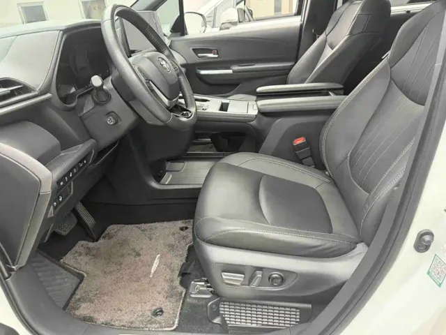 Toyota Sienna — Фото автомобиля 17