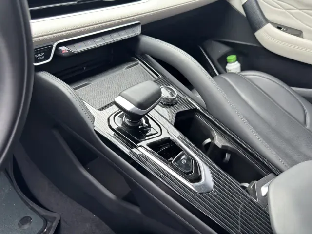 Geely Xingyue L — Фото автомобиля 6