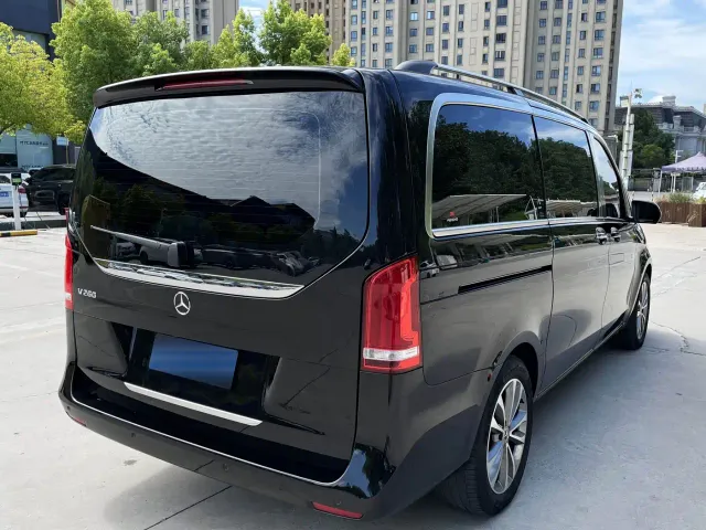 Mercedes-Benz V-Class — Фото автомобиля 16
