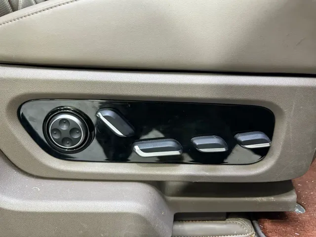AITO Wenjie AITO M9 2025 Range Extender Max 52kWh 5-Seater — Фото автомобиля 10