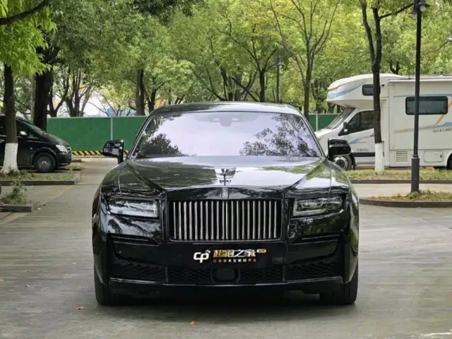 Rolls-Royce Ghost — Фото автомобиля 3