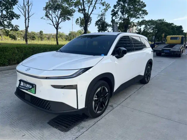 Фотография автомобиля — Toyota BoZhi 3X
