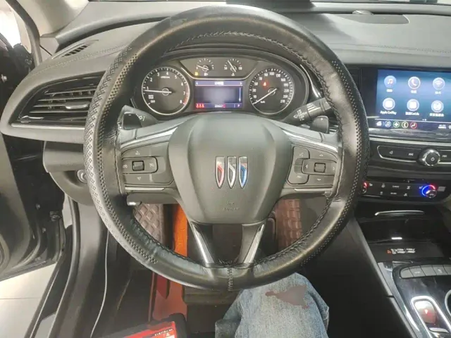 Buick Regal — Фото автомобиля 10