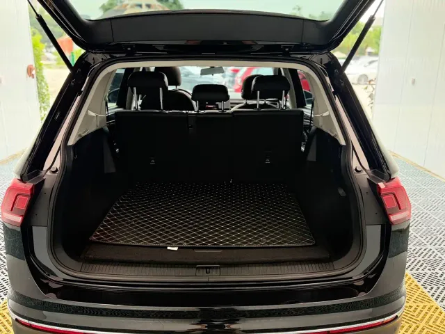 Volkswagen Tiguan L — Фото автомобиля 18